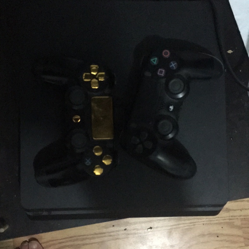 I got a ps4 slim for sale 1 Tb